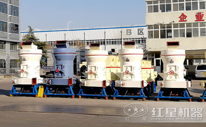 用戶考察石灰石磨粉機(jī)廠區(qū)