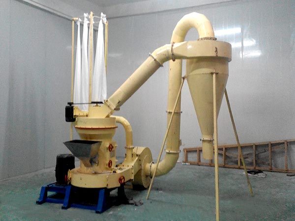 小型雷蒙機現(xiàn)場圖 小型雷蒙機現(xiàn)場圖